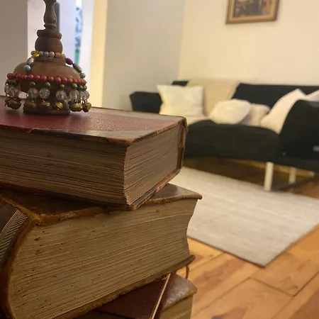 Apolonia Apartamento *